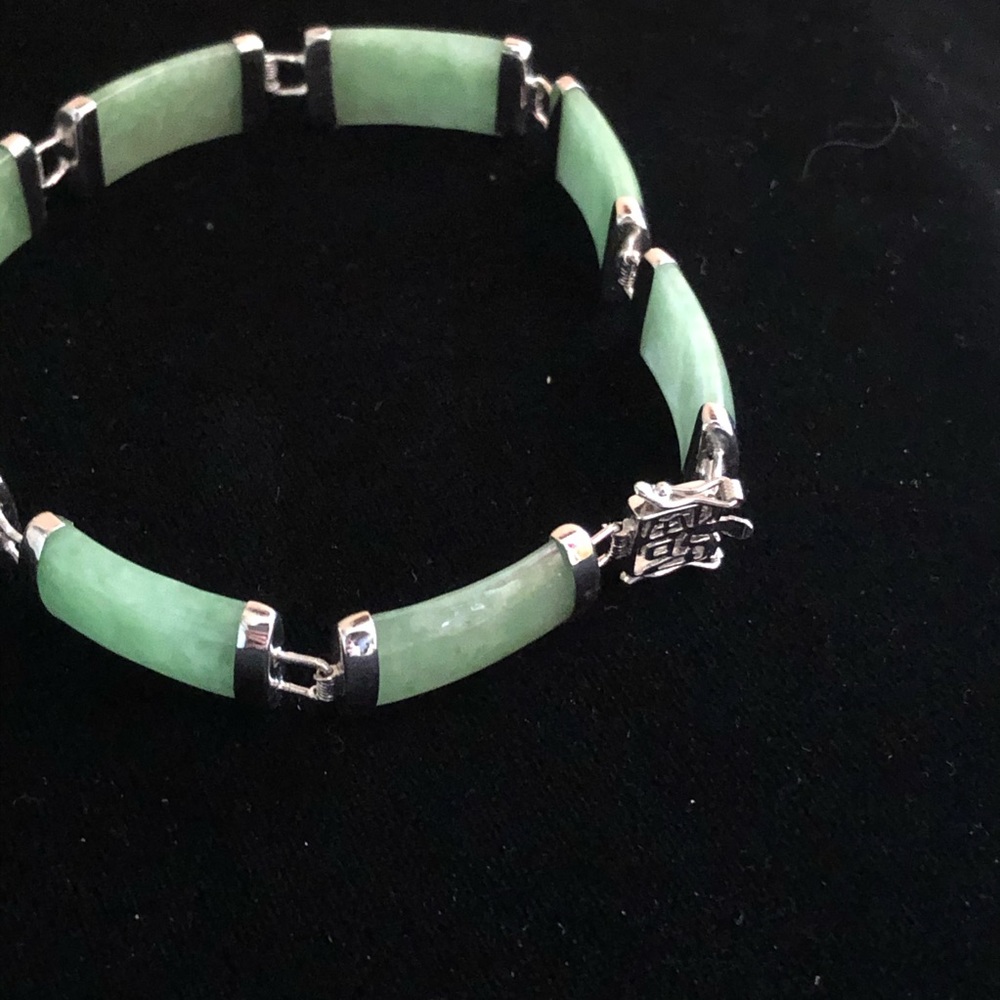 Jade and silver-toned braclet